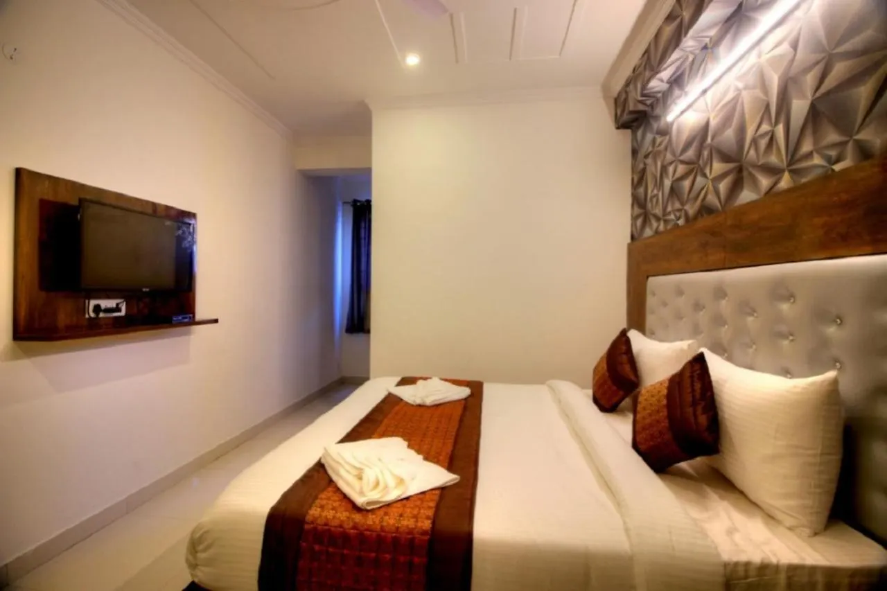 Ark Of Avalon - Mahipalpur Delhi Airport Hotel New Delhi 3*,